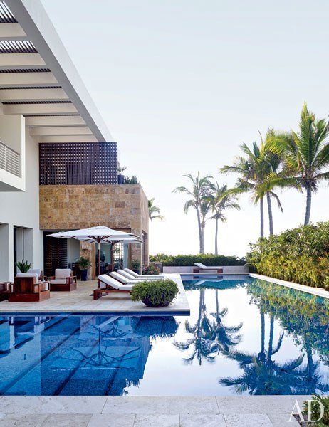 george-clooney-whisper-lists-opulent-cabo-hideout-for-50m17