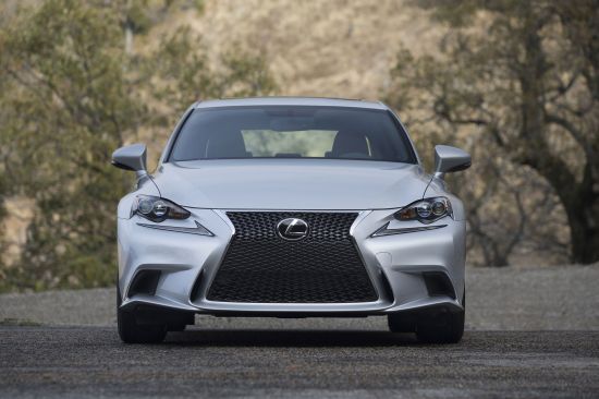 2014 Lexus IS 350 F Sport with an iconic spindle grille debuts at Detroit Auto Show