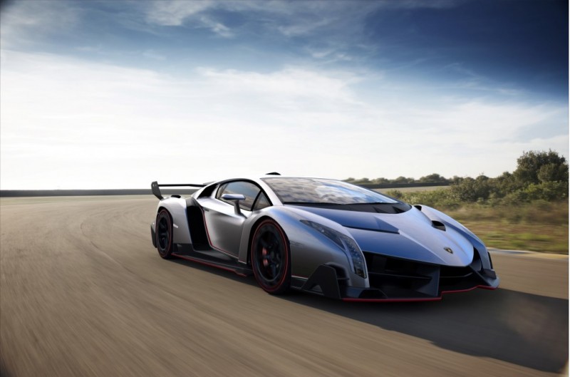 Lamborghini to Produce 9 Veneno Roadstersfeat