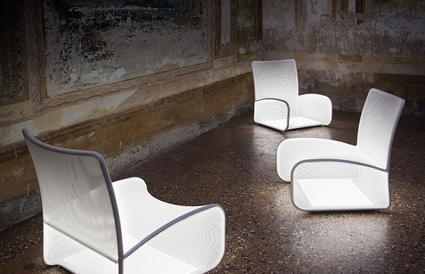 Lounge Chair Emits Soothing Diffused Light