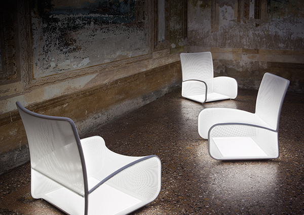 Lounge Chair Emits Soothing Diffused Light
