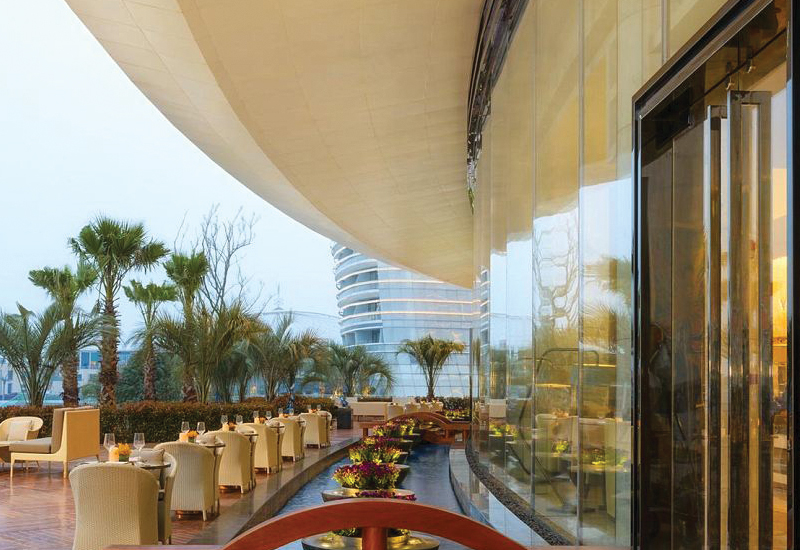 Luxurious Sheraton Huzhou Hot Spring Resort in China, Patio Dining