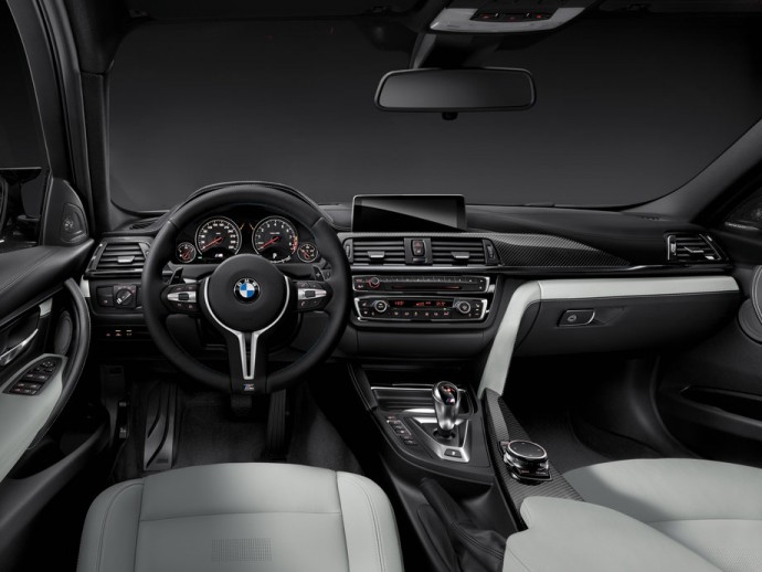 2015 BMW M3 Sedan and M4 Coupe, Dash