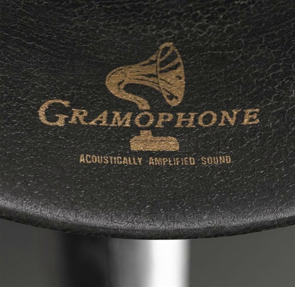 Gramophone for iPhone and iPad, Close Up