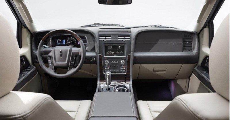2015 Lincoln Navigator, Dash