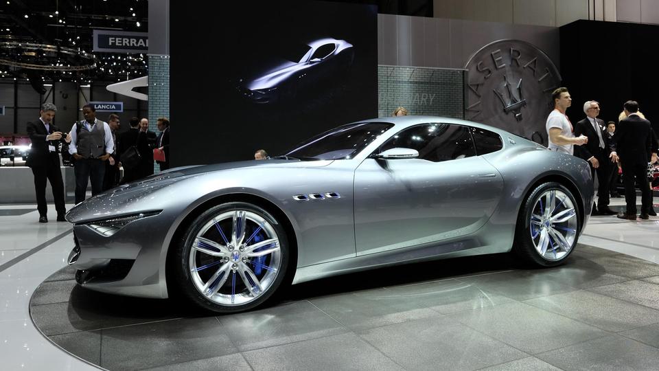Maserati Alfieri, Side