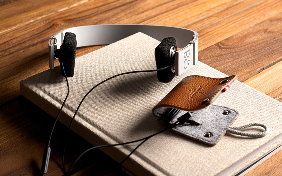 hard-graft-leather-goods-for-bang-olufsen3