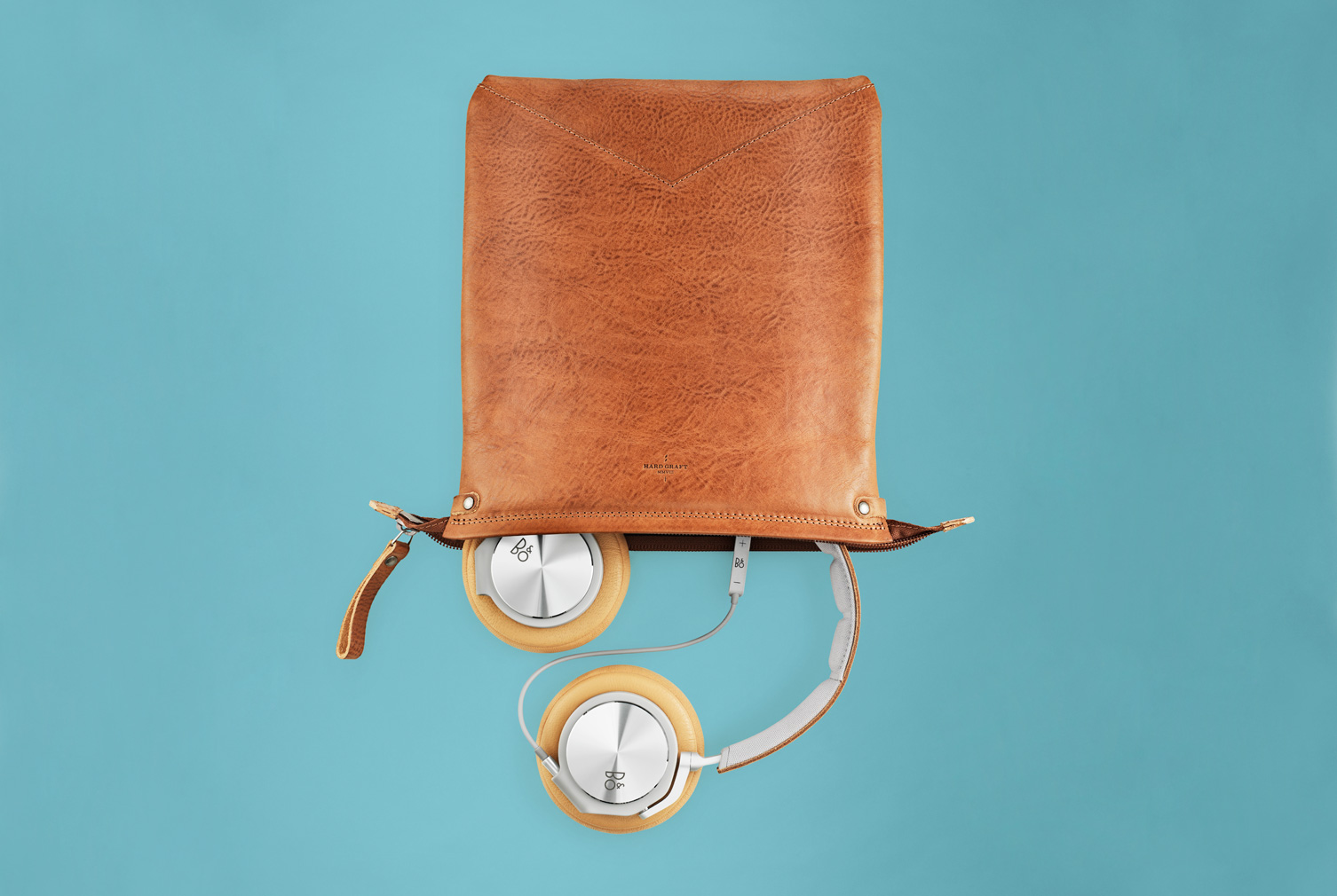 hard-graft-leather-goods-for-bang-olufsen7