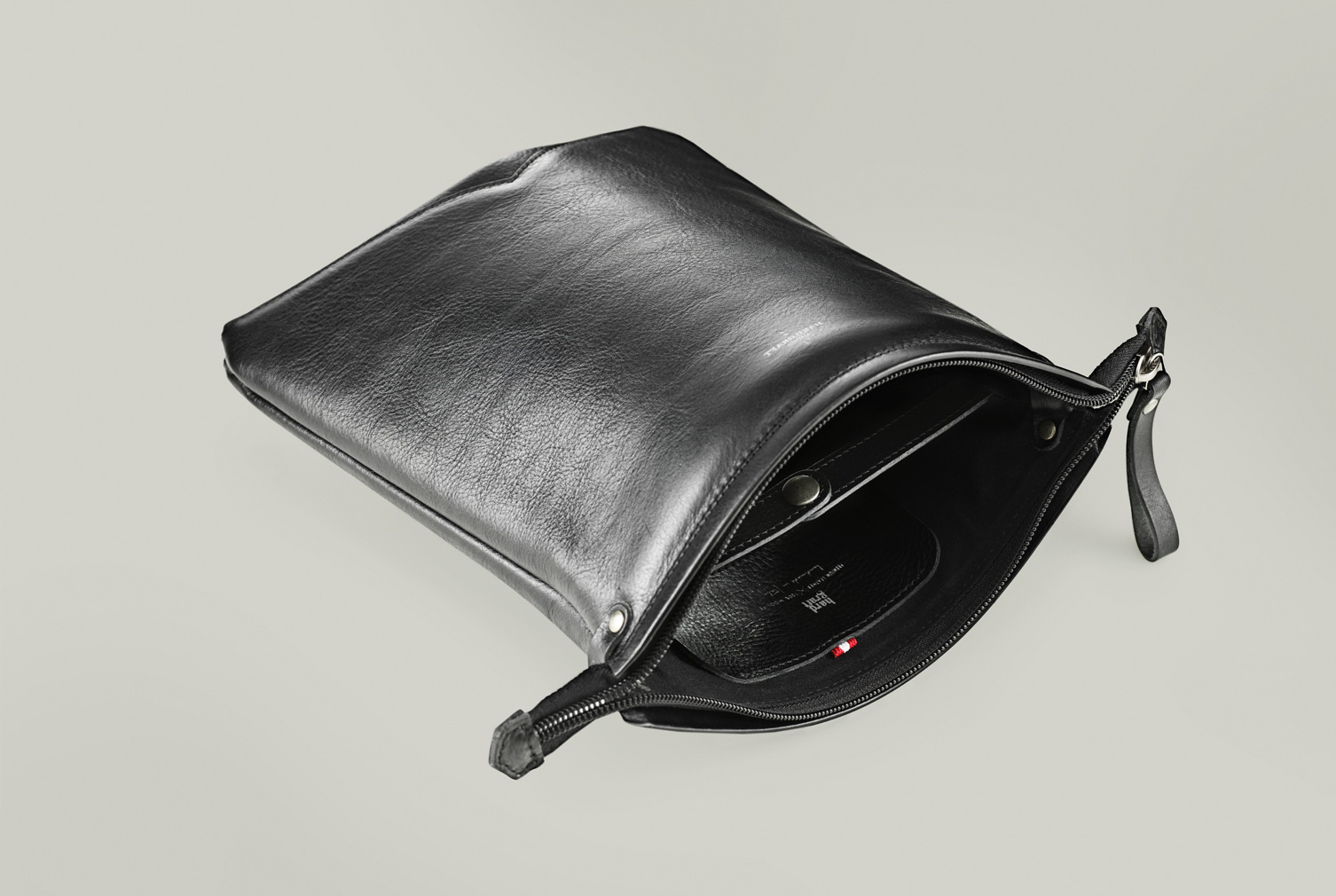 hard-graft-leather-goods-for-bang-olufsen8