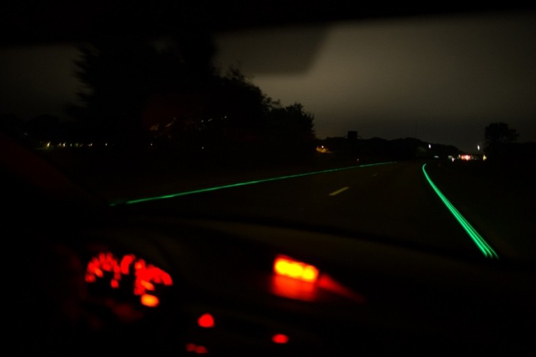 worlds-first-glow-in-the-dark-highway-powered-by-solar-energy2