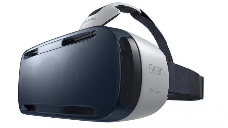 samsung-virtual-reality-headset-now-available7