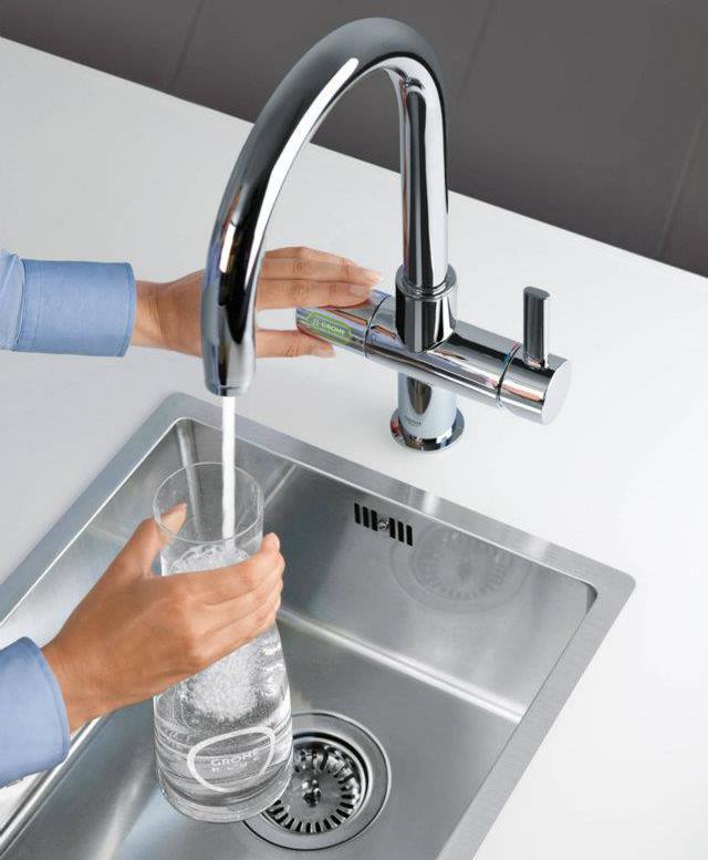 get-sparkling-water-from-your-kitchen-tap-with-grohe-blue1