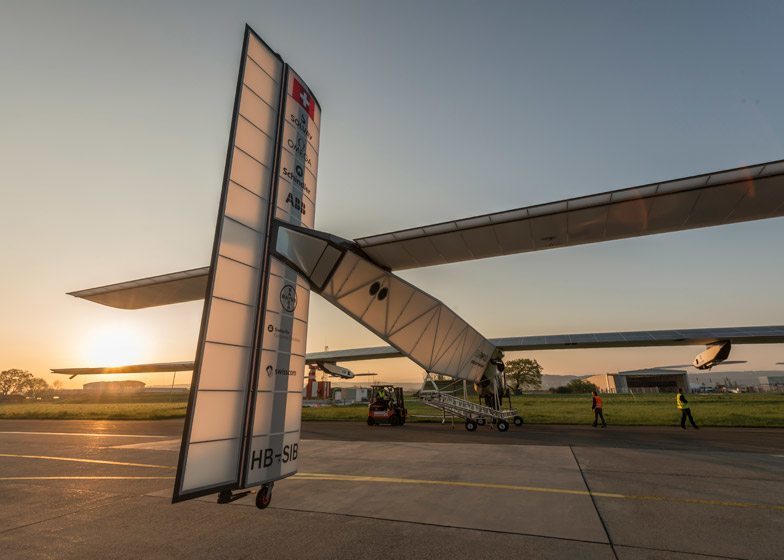 solar-plane-to-fly-around-the-world-without-using-a-single-drop-of-fossil-fuel2