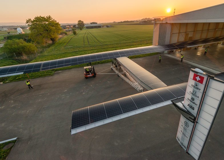 solar-plane-to-fly-around-the-world-without-using-a-single-drop-of-fossil-fuel6