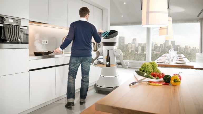 theyre-coming-care-o-bot-4-the-service-robot-is-more-agile-more-personable-and-flirtier3