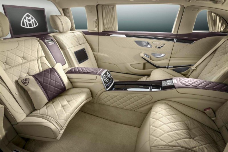 at-570k-mercedes-maybach-pullman-is-a-vip-lounge-on-wheels4
