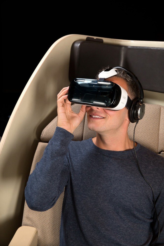 quantas-first-class-offers-virtual-reality4