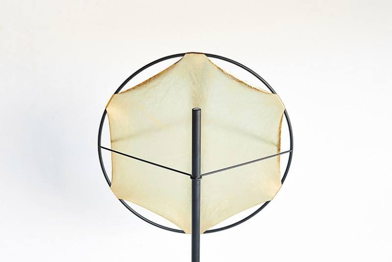 reflector-lamp-uses-gold-foil-diffuser3