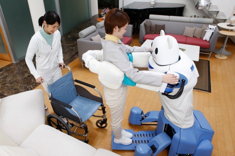 robear-robot-assists-nurses-in-caring-for-the-elderly6