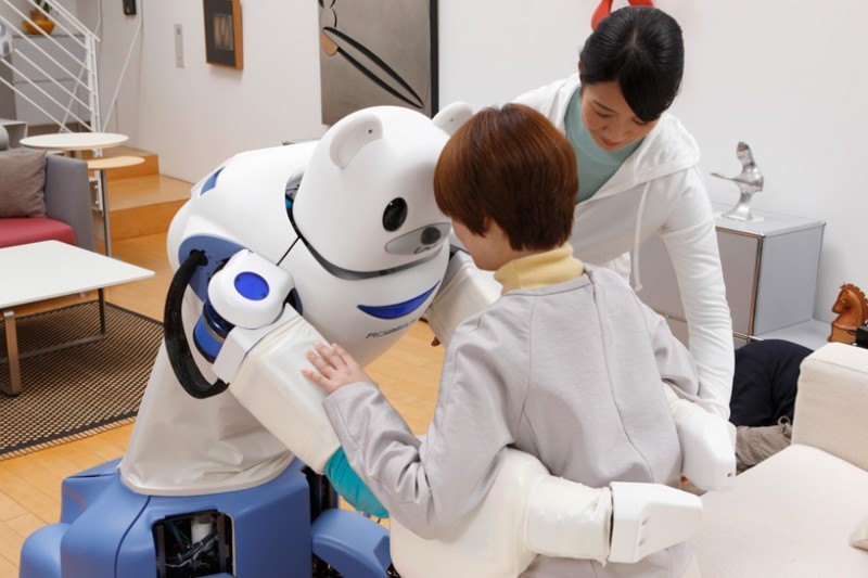 robear-robot-assists-nurses-in-caring-for-the-elderly8