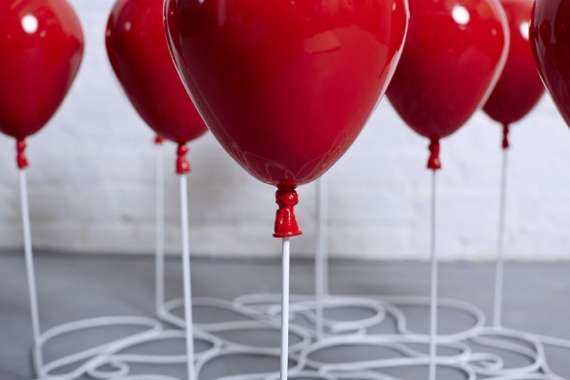 up-balloon-coffee-table-appears-to-float4