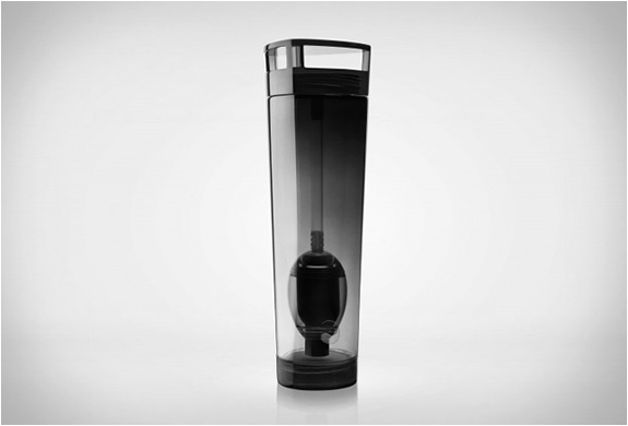 alter-ego-water-bottle-has-built-in-filtration2