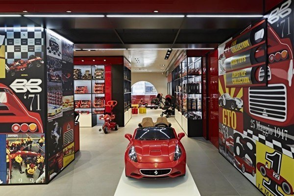 ferrari-opens-new-flagship-store-in-milan2