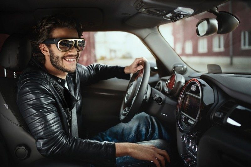 mini-unveils-augmented-reality-glasses-for-drivers1