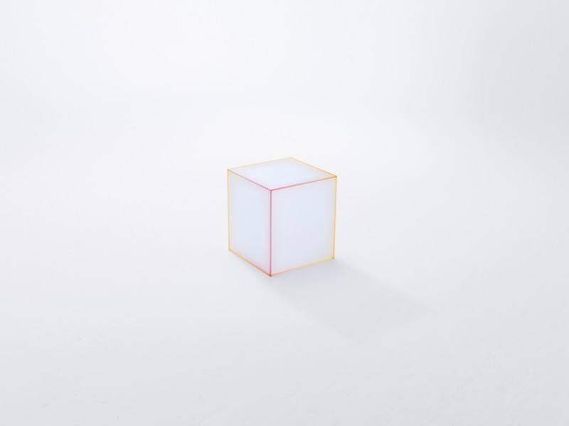 soft-glass-tables-by-nendo3
