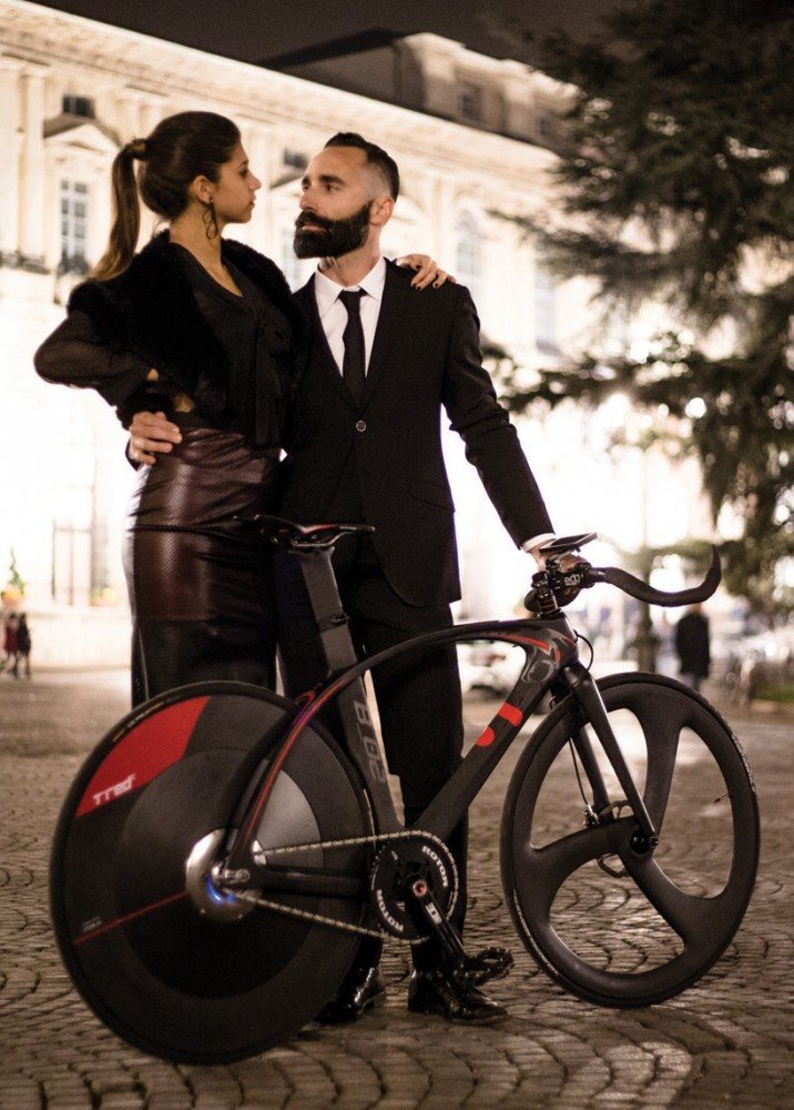 this-urbansports-bike-hybrid-also-has-an-electric-motor3