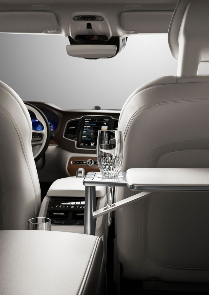 volvos-xc90-excellence-delivers-a-luxurious-ride12