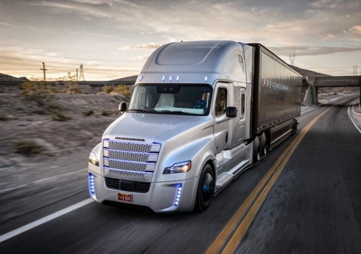 Freightliner Unveils Autonomous Truck Concept