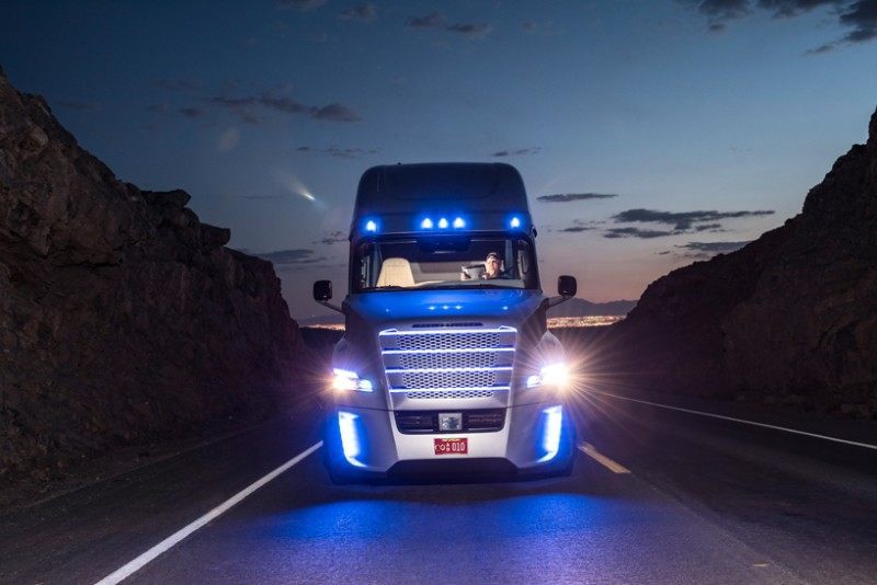 freightliner-unveils-autonomous-truck10