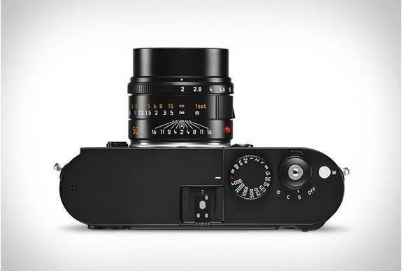 Leica M Monochrom Shoots Only in Black and White