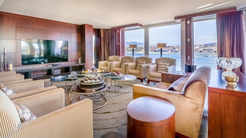 this-11625-sqft-hotel-suite-in-geneva-is-europes-largest-and-will-cost-you-51knight10
