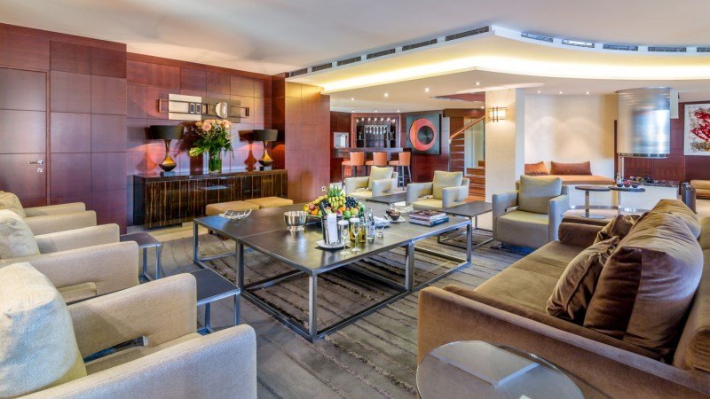 this-11625-sqft-hotel-suite-in-geneva-is-europes-largest-and-will-cost-you-51knight12