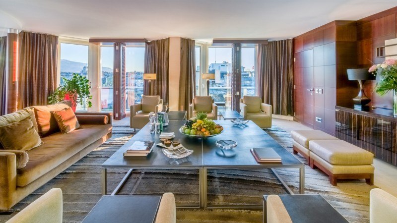 this-11625-sqft-hotel-suite-in-geneva-is-europes-largest-and-will-cost-you-51knight13