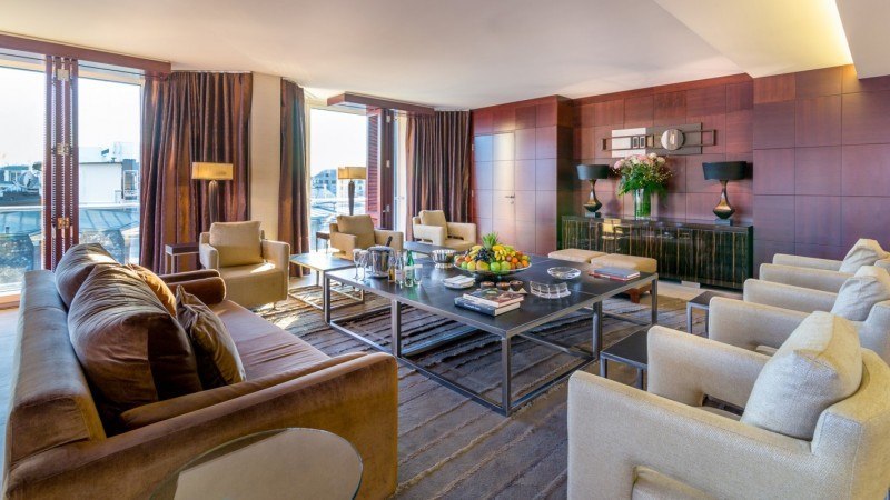 this-11625-sqft-hotel-suite-in-geneva-is-europes-largest-and-will-cost-you-51knight14