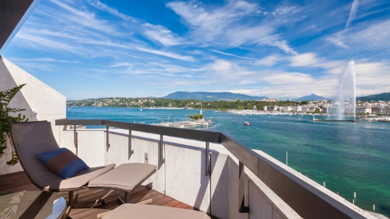 this-11625-sqft-hotel-suite-in-geneva-is-europes-largest-and-will-cost-you-51knight2