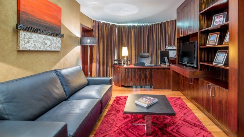 this-11625-sqft-hotel-suite-in-geneva-is-europes-largest-and-will-cost-you-51knight20