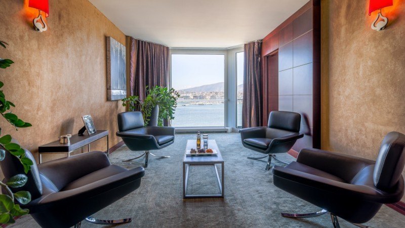 this-11625-sqft-hotel-suite-in-geneva-is-europes-largest-and-will-cost-you-51knight21