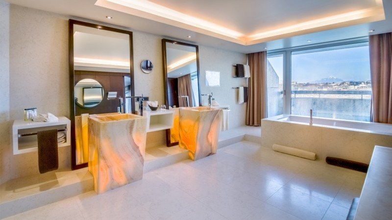 this-11625-sqft-hotel-suite-in-geneva-is-europes-largest-and-will-cost-you-51knight3