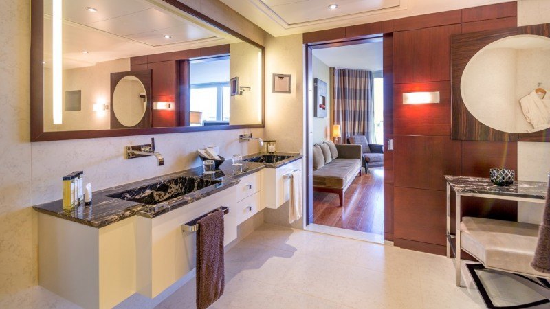 this-11625-sqft-hotel-suite-in-geneva-is-europes-largest-and-will-cost-you-51knight5