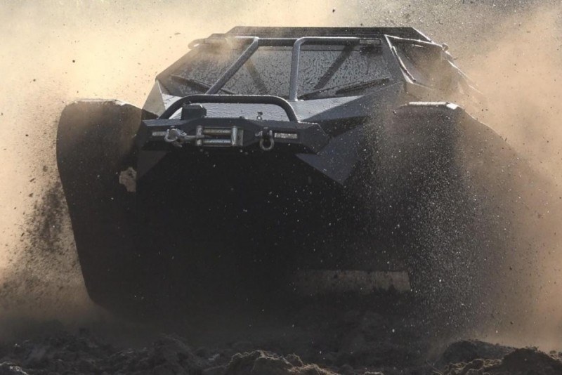 is-your-car-not-cutting-it-anymore-upgrade-to-the-ripsaw-ev2-luxury-tank4