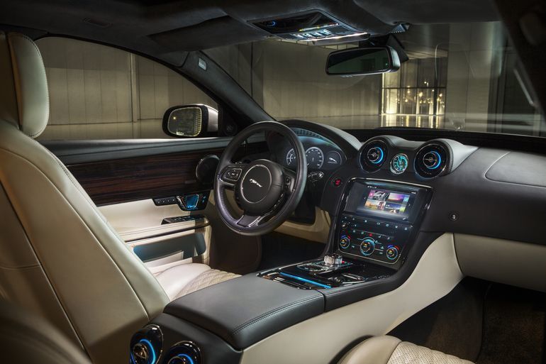 2016-jaguar-xj-unveiled4