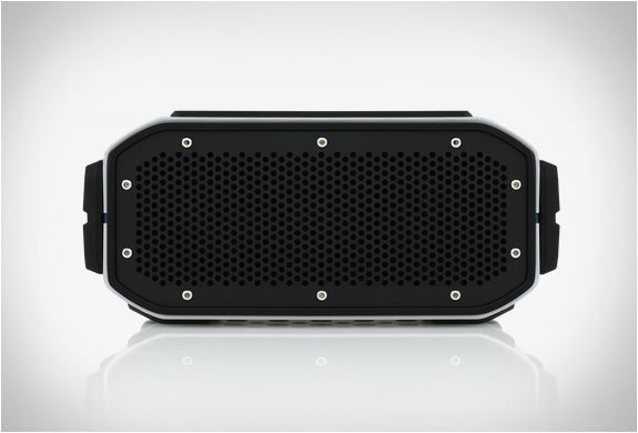 braven-brv-pro-is-one-heavy-duty-bluetooth-speaker3