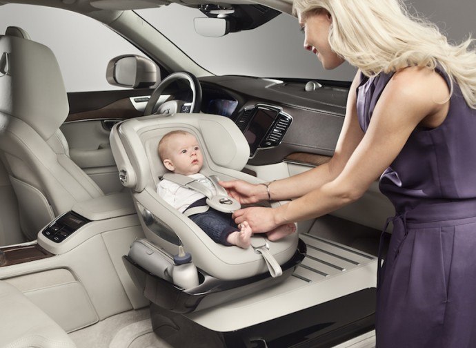 innovative-volvo-concept-puts-little-ones-in-front2