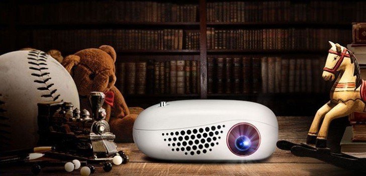 LG Minibeam Nano Is a Projector for Your Smartphone