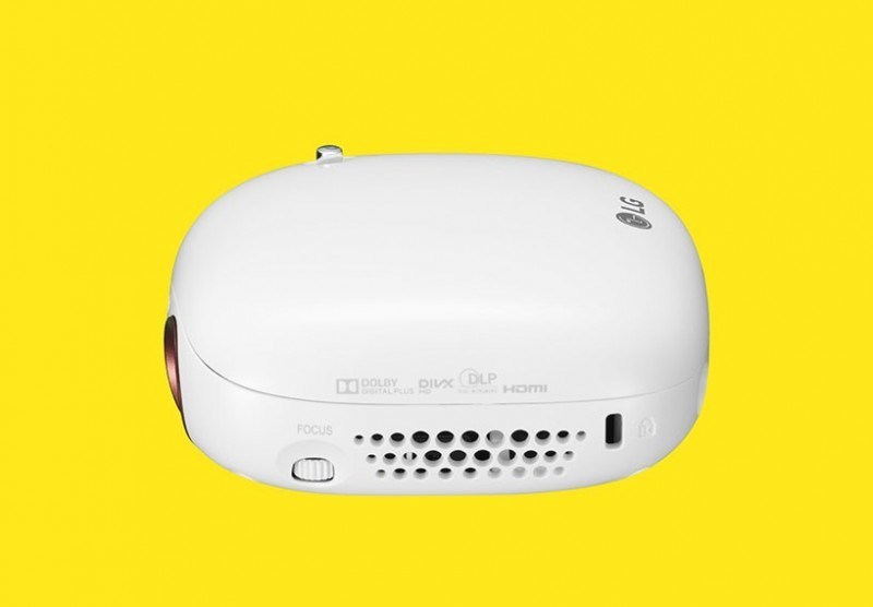 lg-minibeam-nano-is-a-projector-for-your-smartphone3