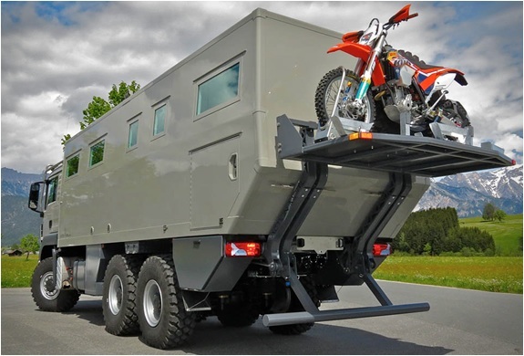 the-globecruiser-is-a-heavy-duty-expedition-vehicle17
